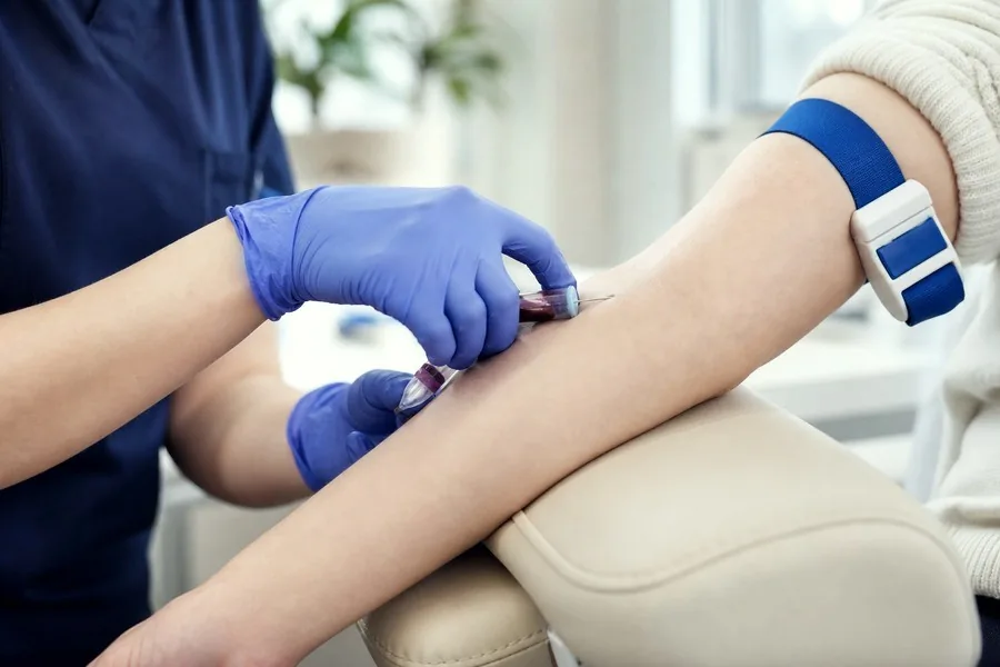 B12 & vitamin deficiency examination by a consultant